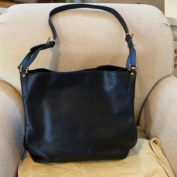 Louis Vuitton Handbags - Louis Vuitton Epi Mandara GM Crossbody Tote